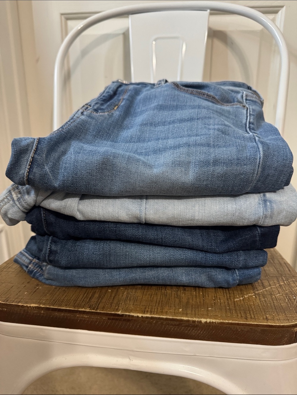 American Eagle Outfitters Women's Blue 5 pair- Light to Dark Wash